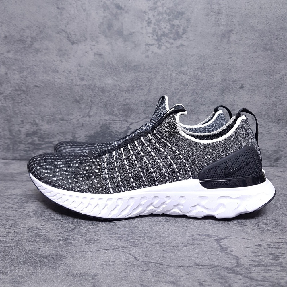 NIKE React Phantom Run Flyknit 2 Running Shoes Womens 7.5 Mens 6 Black White